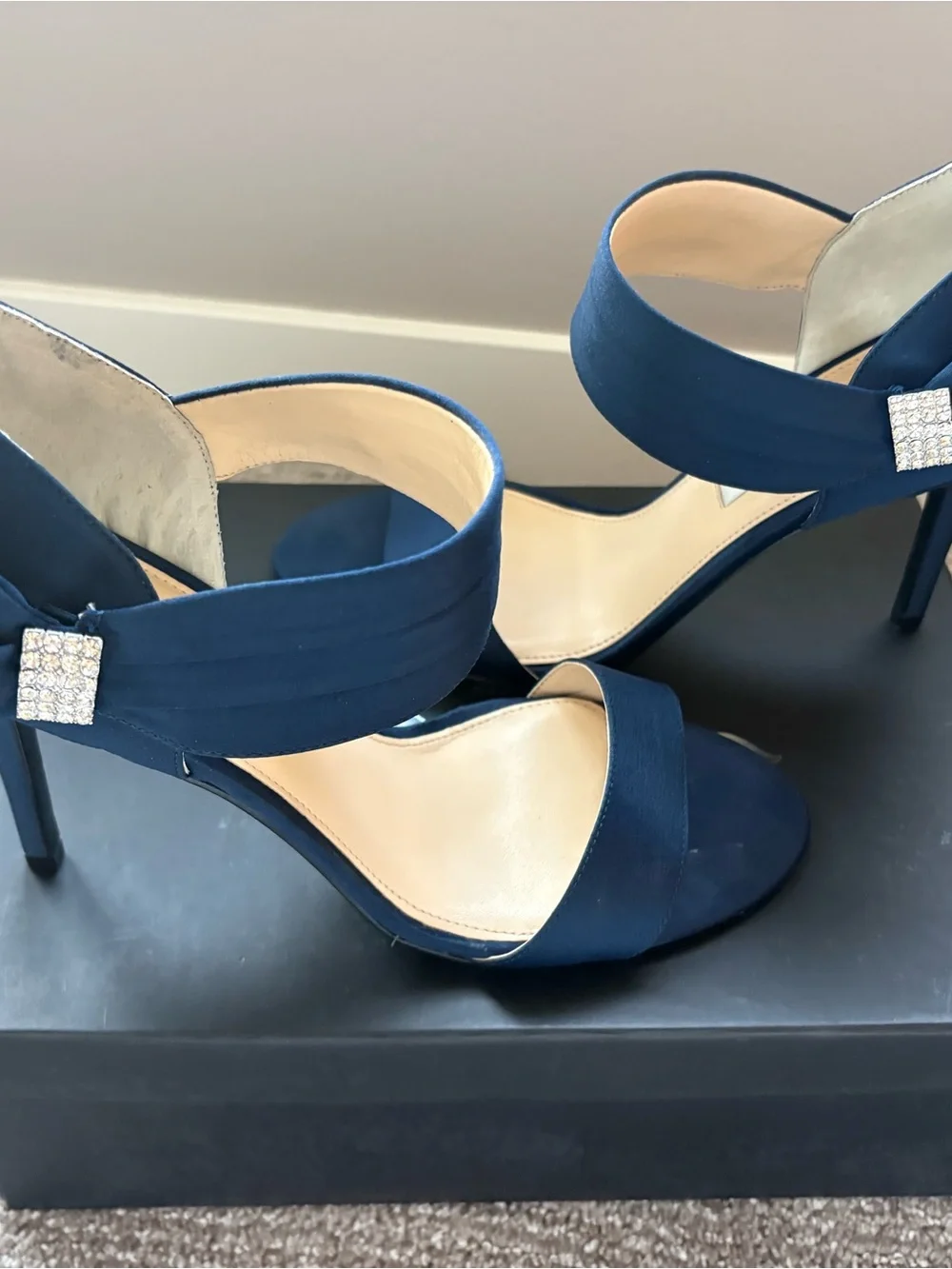 Nina Navy Satin High Heels with Rhinestone Bow Accents Size 8 - Picture 1 of 9